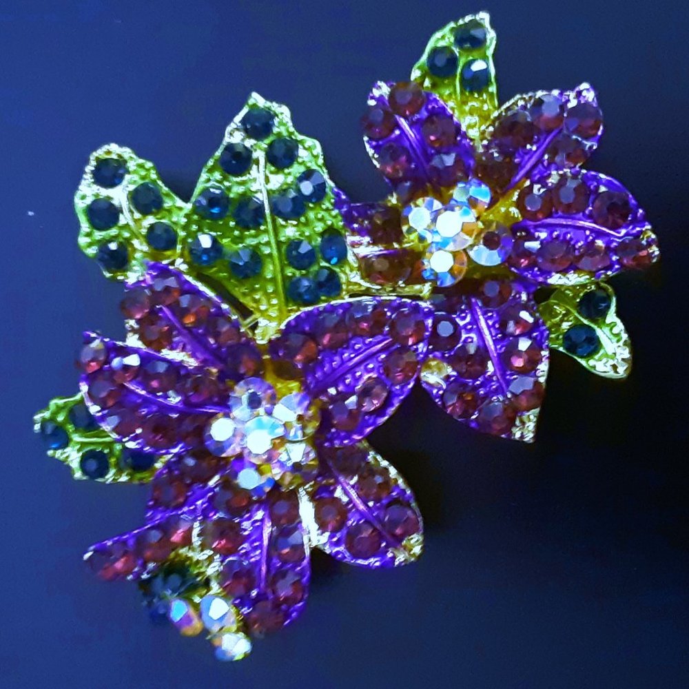 Stunning Purple Rhinestone FLOWER Corsage Brooch - Picture 4 of 8